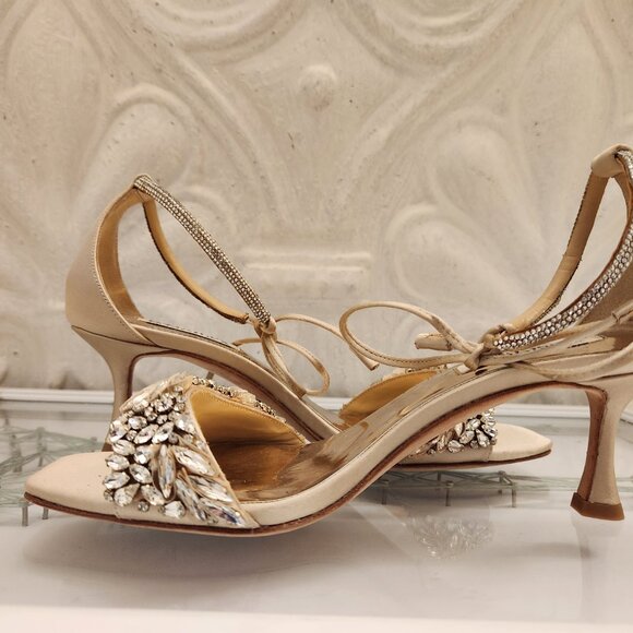 Badgley Mischka Very Pale Gold/Cream Embellished Sandals. NWT. Size 6 - Picture 7 of 13